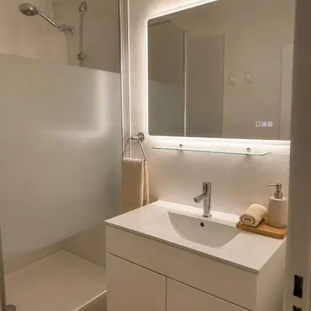 Apartament Climatise Avec Piscine, Tennis Et Parking Gratuit *